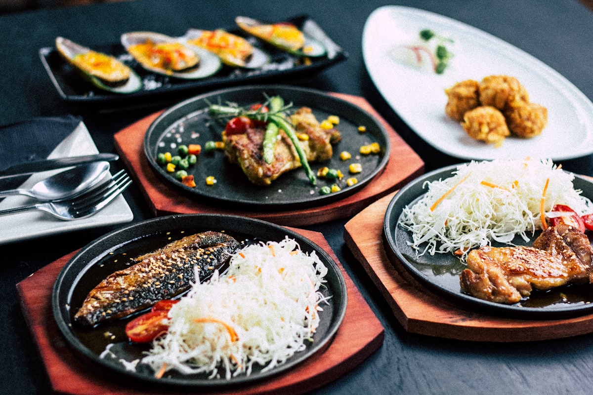 团餐市场持续扩容,企事业单位食堂外包率逐年攀升
